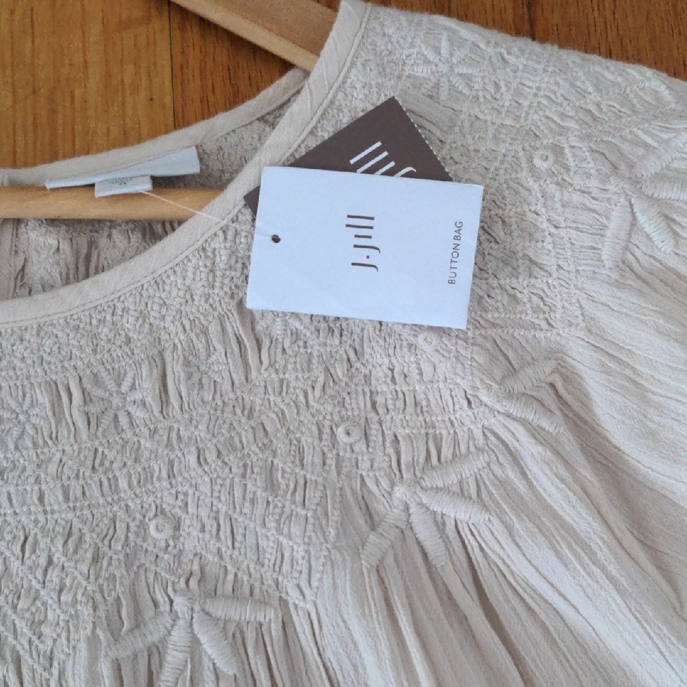NET J. Jill Beige Blouse with Textured Design size large - Picture 14 of 14